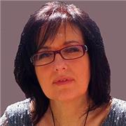 Traduttrice trilingue Italiano/Inglese/Francese, con lunga esperienza nell'insegnamento per bambini e ragazzi